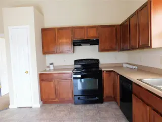 Propiedad en alquiler con 3 habitaciones y 3 baños en Independence