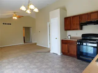 Propiedad en alquiler con 3 habitaciones y 3 baños en Independence
