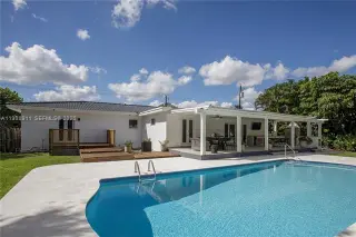 Propiedad en alquiler con 3 habitaciones y 3 baños en Miami