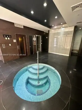 Propiedad en alquiler con 2 habitaciones y 2 baños en Miami