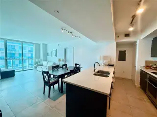 Propiedad en alquiler con 2 habitaciones y 2 baños en Miami