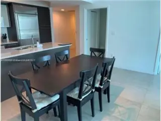 Propiedad en alquiler con 2 habitaciones y 2 baños en Miami