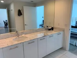 Propiedad en alquiler con 2 habitaciones y 2 baños en Miami
