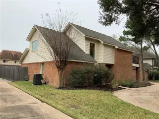 Propiedad en alquiler con 4 habitaciones y 2.5 baños en Katy