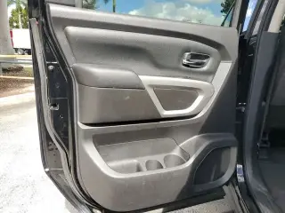 Nissan Titan 2021 4x2 SV 4dr Crew Cab 5.6 ft. SB