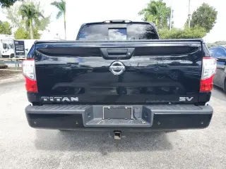 Nissan Titan 2021 4x2 SV 4dr Crew Cab 5.6 ft. SB