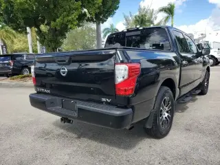 Nissan Titan 2021 4x2 SV 4dr Crew Cab 5.6 ft. SB