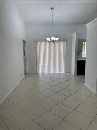 Propiedad en alquiler con 4 habitaciones y 2 baños en Coral Springs