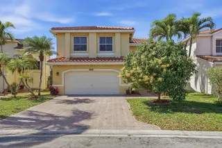 Propiedad en alquiler con 3 habitaciones y 2.5 baños en Coral Springs