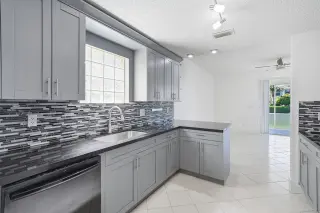 Propiedad en alquiler con 3 habitaciones y 2.5 baños en Coral Springs