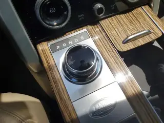 Land Rover Range Rover 2018 AWD Supercharged 4dr SUV
