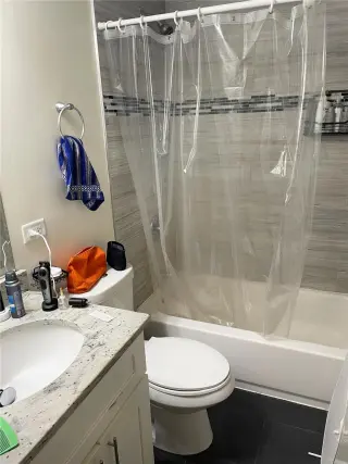 Propiedad en alquiler con 3 habitaciones y 677 baños en Chicago