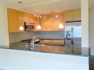 Propiedad en alquiler con 1 dormitorio y 1.5 baños en Bellevue