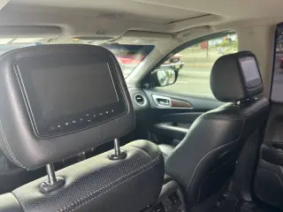 2017 Nissan Pathfinder Platinum