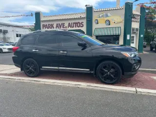 2017 Nissan Pathfinder Platinum