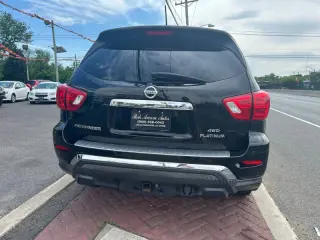 2017 Nissan Pathfinder Platinum
