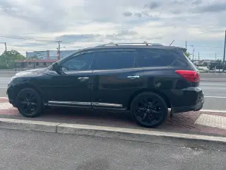 2017 Nissan Pathfinder Platinum