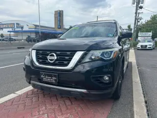 2017 Nissan Pathfinder Platinum