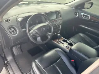 2017 Nissan Pathfinder Platinum