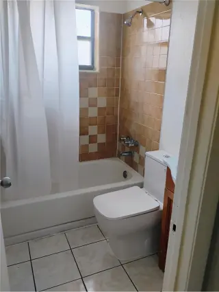Propiedad en alquiler con 3 habitaciones y 2 baños en Hollywood