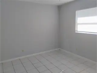 Propiedad en alquiler con 3 habitaciones y 2 baños en Hollywood