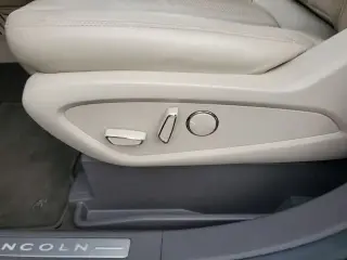 Lincoln Nautilus 2019 Select 4dr SUV