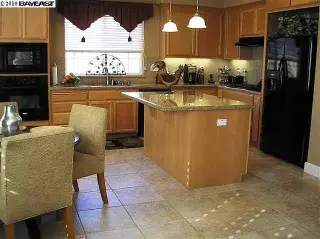 Propiedad en alquiler con 4 habitaciones y 3 baños en Antioch