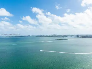 Propiedad en alquiler con 2 habitaciones y 2 baños en Miami