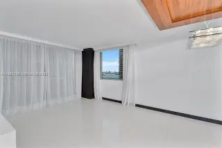 Propiedad en alquiler con 2 habitaciones y 2 baños en Miami