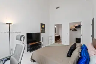 Propiedad en alquiler con 2 habitaciones y 2.5 baños en Miami