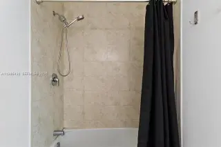 Propiedad en alquiler con 2 habitaciones y 2.5 baños en Miami