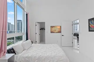 Propiedad en alquiler con 2 habitaciones y 2.5 baños en Miami