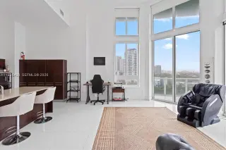Propiedad en alquiler con 2 habitaciones y 2.5 baños en Miami