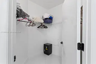Propiedad en alquiler con 2 habitaciones y 2.5 baños en Miami