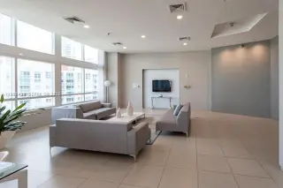 Propiedad en alquiler con 2 habitaciones y 2.5 baños en Miami