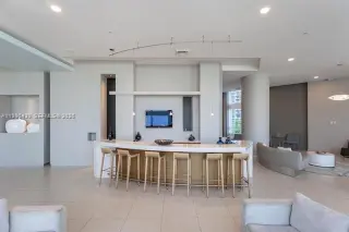 Propiedad en alquiler con 2 habitaciones y 2.5 baños en Miami