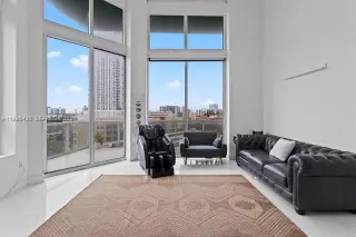 Propiedad en alquiler con 2 habitaciones y 2.5 baños en Miami