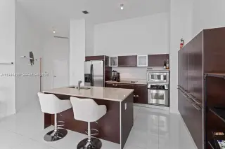 Propiedad en alquiler con 2 habitaciones y 2.5 baños en Miami