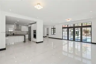 Propiedad en alquiler con 4 habitaciones y 4.5 baños en Coral Gables