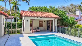 Propiedad en alquiler con 4 habitaciones y 4.5 baños en Coral Gables