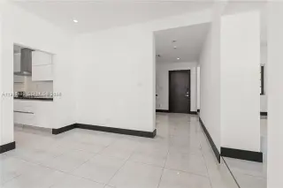 Propiedad en alquiler con 4 habitaciones y 4.5 baños en Coral Gables