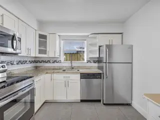 Propiedad en alquiler con 4 habitaciones y 2 baños en Miami