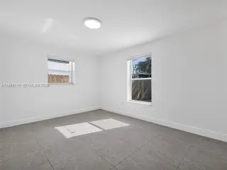 Propiedad en alquiler con 4 habitaciones y 2 baños en Miami