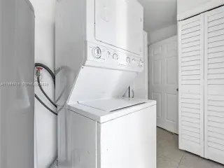 Propiedad en alquiler con 4 habitaciones y 2 baños en Miami