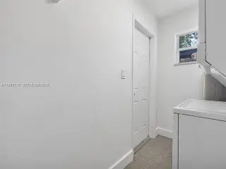 Propiedad en alquiler con 4 habitaciones y 2 baños en Miami