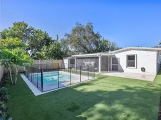 Propiedad en alquiler con 4 habitaciones y 2 baños en Miami