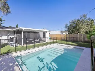 Propiedad en alquiler con 4 habitaciones y 2 baños en Miami