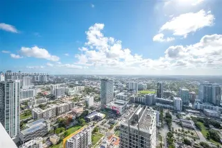 Propiedad en alquiler con 2 habitaciones y 3 baños en Miami