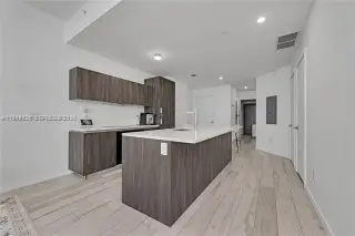Propiedad en alquiler con 2 habitaciones y 3 baños en Miami