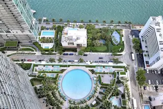 Propiedad en alquiler con 2 habitaciones y 3 baños en Miami